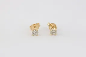 14k Yellow Gold 0.50tcw Diamond Stud Earrings (0.94g.)