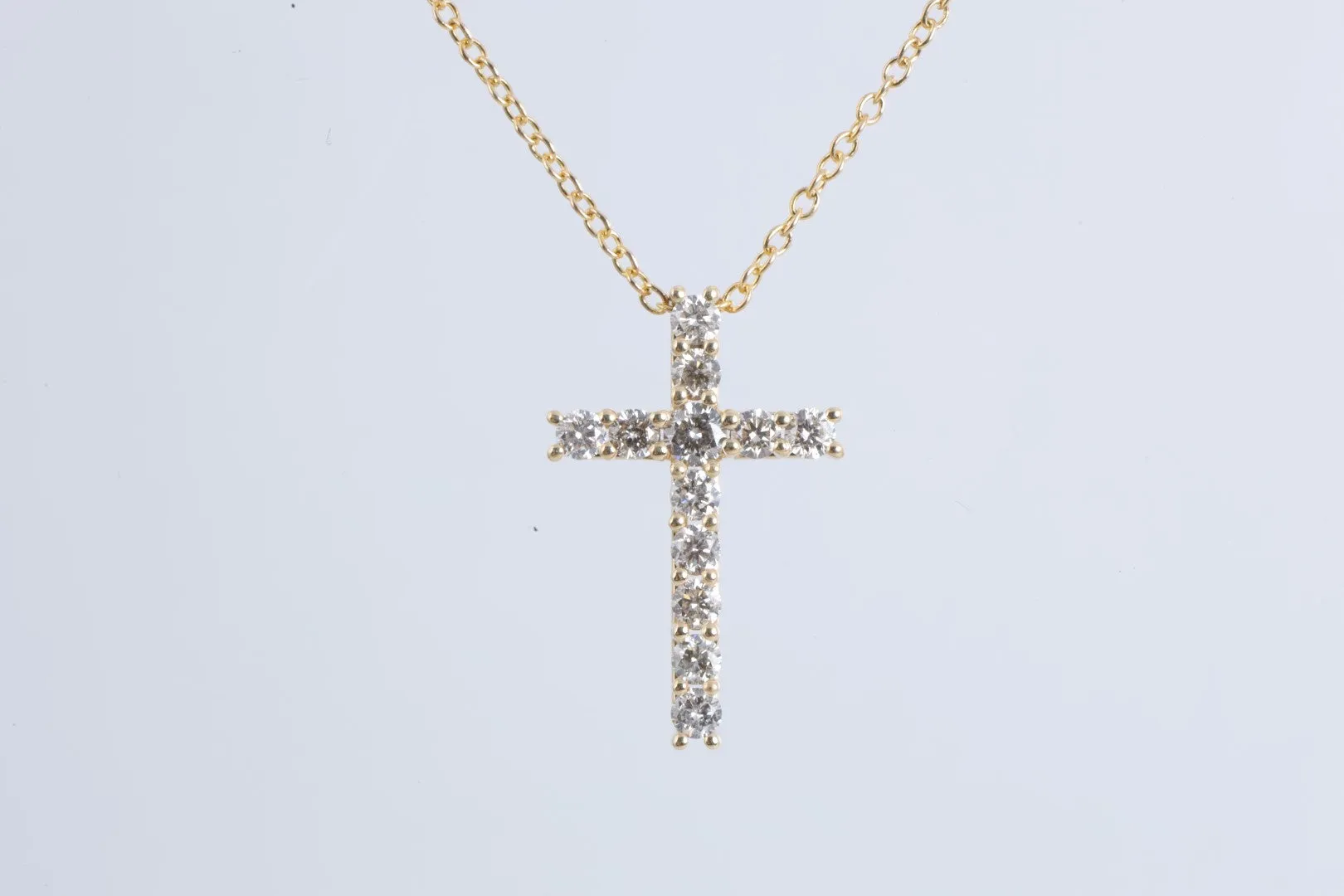 18" 14k Yellow Gold 0.55tcw Diamond Cross Pendant Necklace (3.40g.)