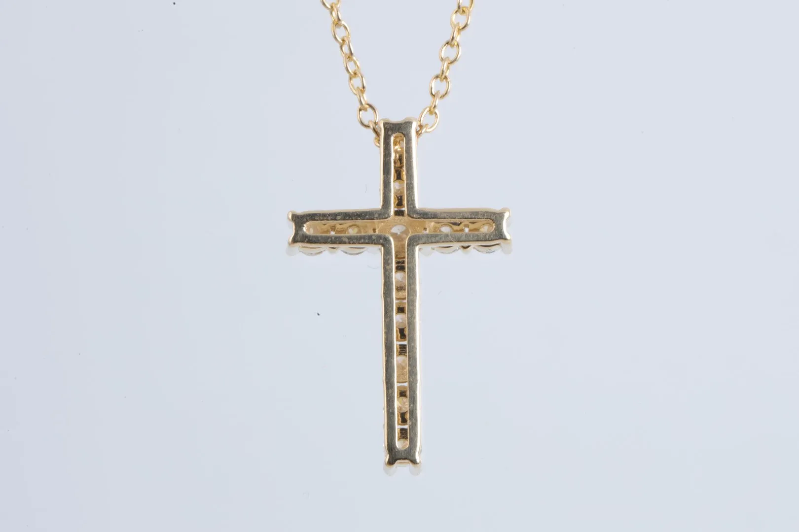 18" 14k Yellow Gold 0.55tcw Diamond Cross Pendant Necklace (3.40g.)