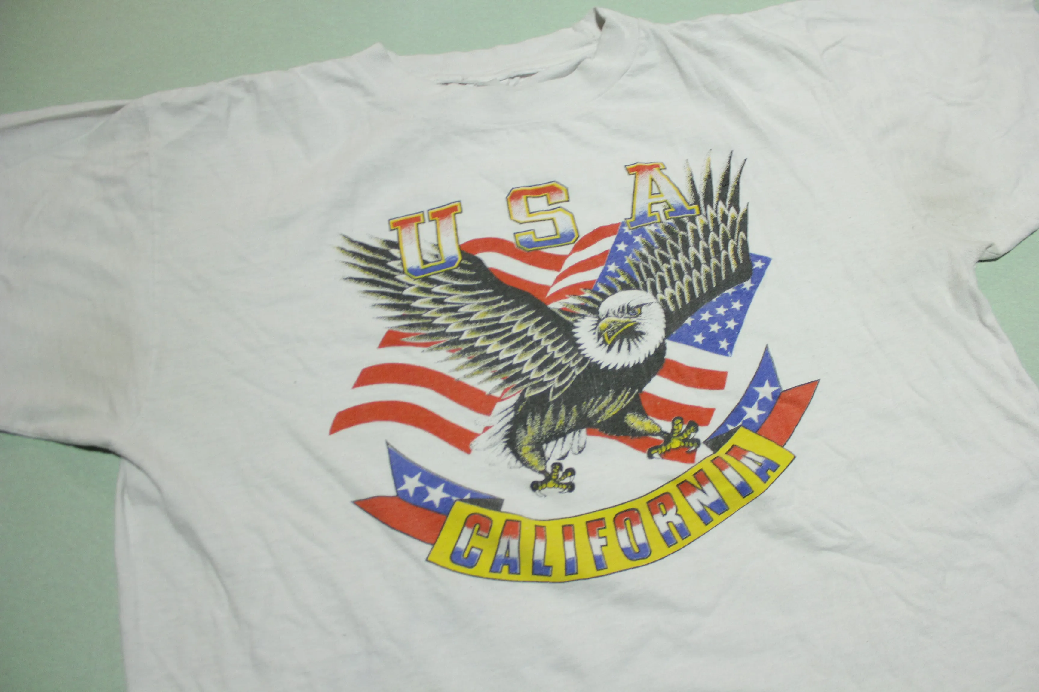 California USA Bald Eagle American Flag Patriotic Vintage Single Stitch 90's T-Shirt