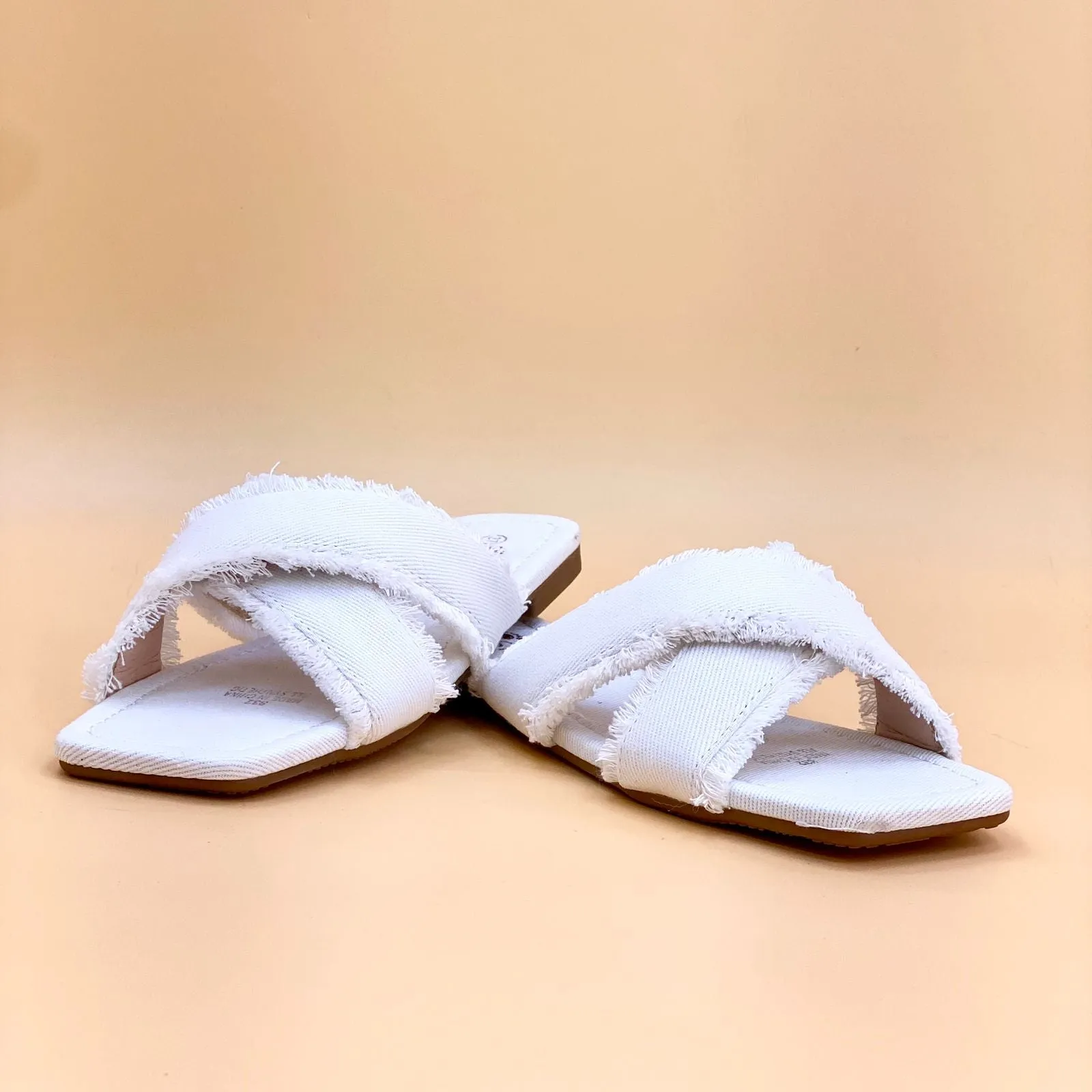 NEW , WOMEN SLIPPERS S11