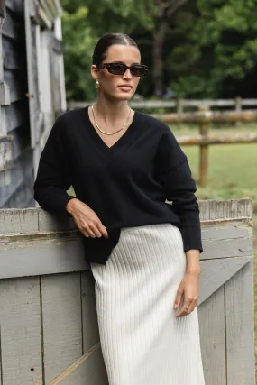 Quinn Black V Neck Fine Knit Jumper